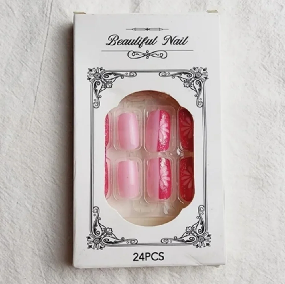 24 Pieces Fake Press On Nails